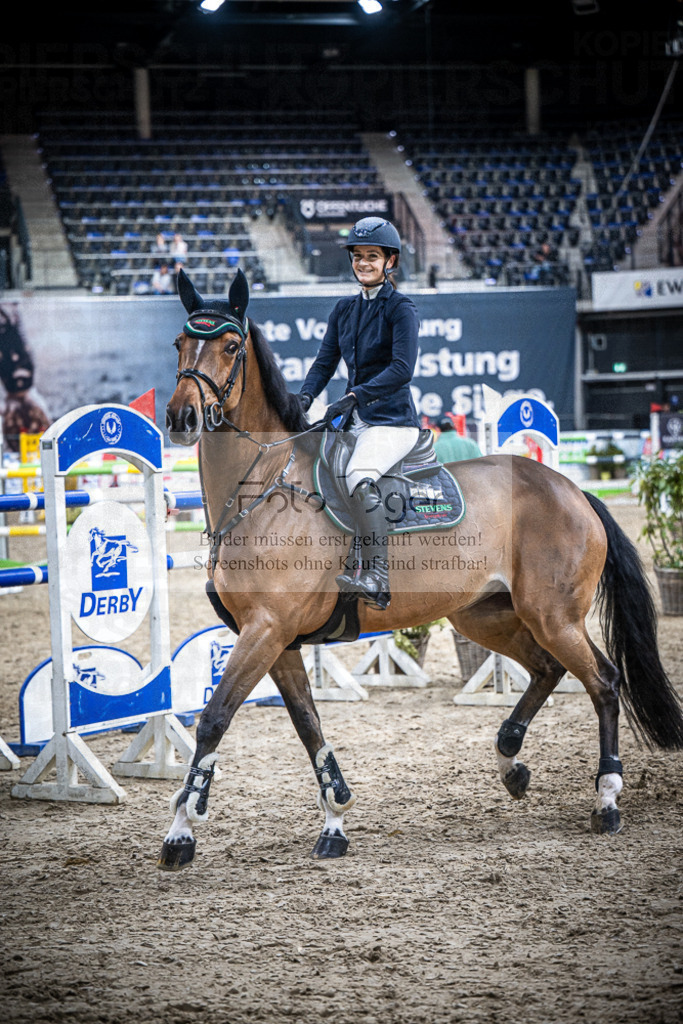 DOS_3277 | Entdecke hochwertige Reitturnierfotos von Foto Oger. Professionell, emotional und authentisch – jetzt Lieblingsmomente im Shop bestellen.Deutschlandweite Turnierfotografie. - Realisiert mit Pictrs.com