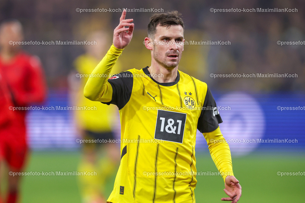 BVB30112401032 | 30.11.2024, Borussia Dortmund - FC Bayern München, 1. Fußball Bundesliga, 12. Spieltag, Signal Iduna Park, Saison 2024 2025: Pascal Groß (BVB #13) gestikulierendDFB regulations prohibit any use of photographs as image sequences and or quasi-video.
