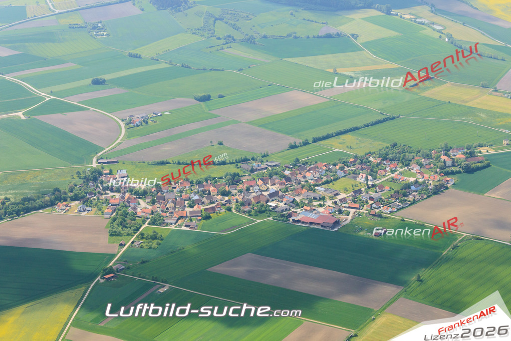 Luftbild von Oberoestheim Diebach - Luftaufnahme wurde 2015 von https://frankenair.de mittels Flugzeug (keine Drohne) erstellt - die Geschenkidee