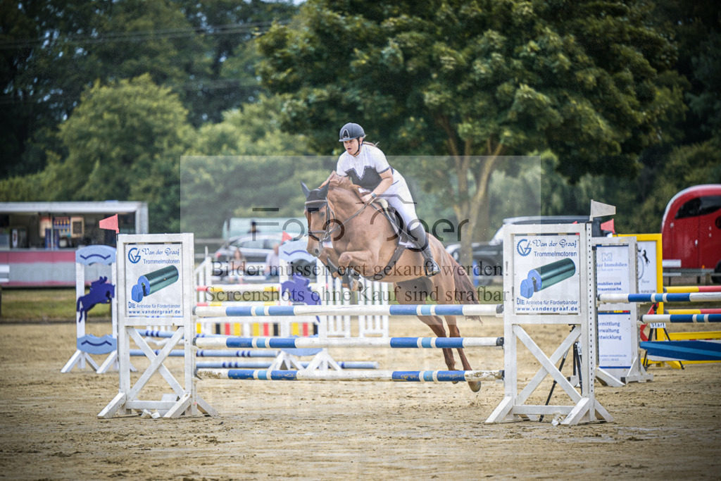 DOS_5737 | Entdecke hochwertige Reitturnierfotos von Foto Oger. Professionell, emotional und authentisch – jetzt Lieblingsmomente im Shop bestellen.Deutschlandweite Turnierfotografie. - Realisiert mit Pictrs.com