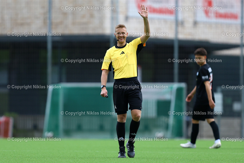 NH_EimsbüttelerTVU17_ViktoriaBerlinU17_DFBNachwuchsliga_19042026 | Florian Lisiak (Schiedsrichter)Fußball I Herren I U17 DFB-Nachwuchsliga Hauptrunde Liga B, Gruppe B I Saison 2025-2026 I 10. Spieltag I Eimsbütteler TV U17 - FC Viktoria 1889 Berlin U17 I 19.04..2026 I Sportzentrum Hoheluft