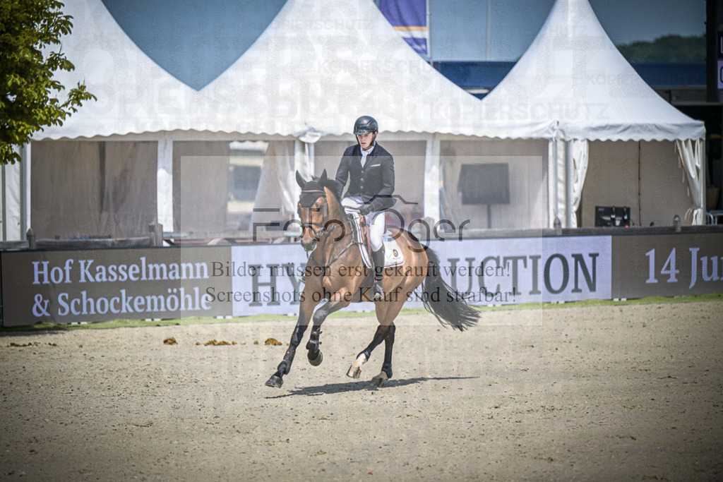 DOS_3433 | Entdecke hochwertige Reitturnierfotos von Foto Oger. Professionell, emotional und authentisch – jetzt Lieblingsmomente im Shop bestellen.Deutschlandweite Turnierfotografie. - Realisiert mit Pictrs.com