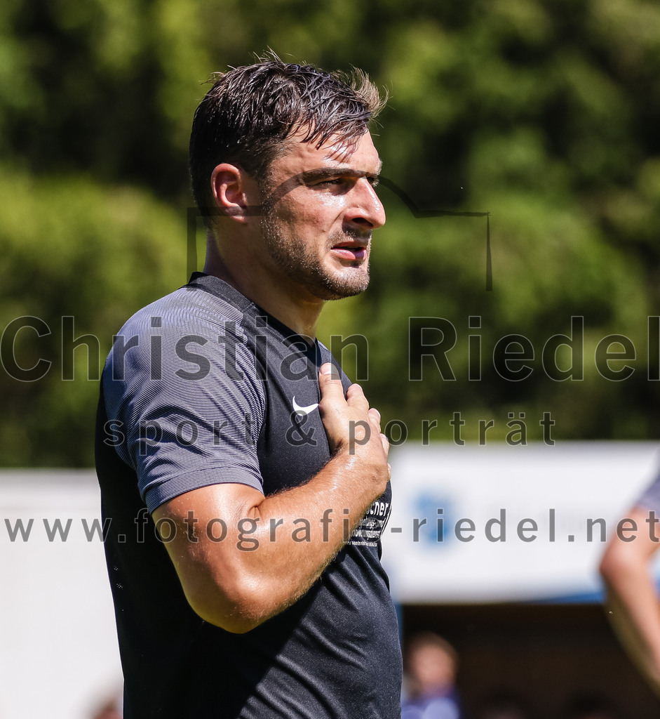 2023-08-12_092_FC_Langengeisling_gegen_ESV_Freilassing | Erding, Deutschland, 12.08.2023:
Fußball, Bezirksliga Oberbayern Ost 2023 / 2024, 4. Spieltag, FC Langengeisling gegen ESV Freilassing, Endergebnis: 2:1

Andreas Buchberger (FC Langengeisling, #5)

Foto: Christian Riedel / fotografie-riedel.net