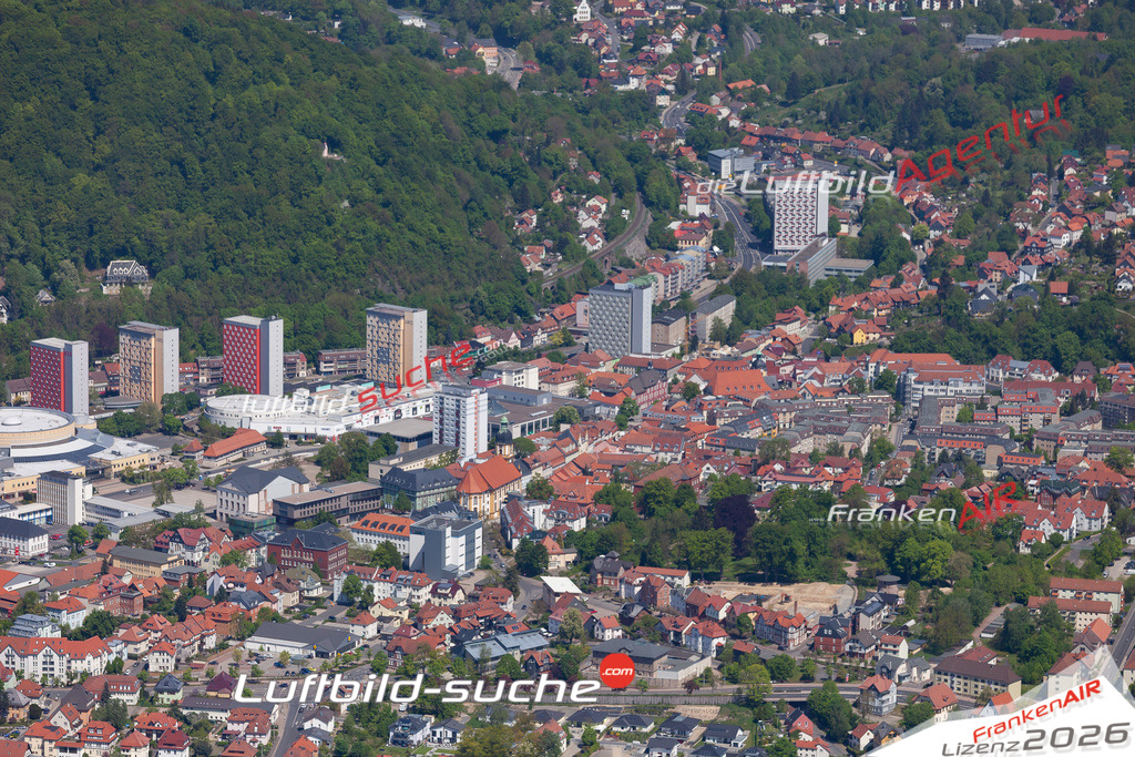 Das Luftbild der Stadt Suhl wurde 2018 vom Flugzeug heraus erstellt (keine Drohne) Aufnahmehöhe ca.400 Meter- hohe Auflösung für beste Druck-Qualität