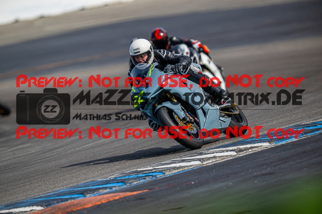 MaZZes_FotoMatrix_230410_8621 | ROT