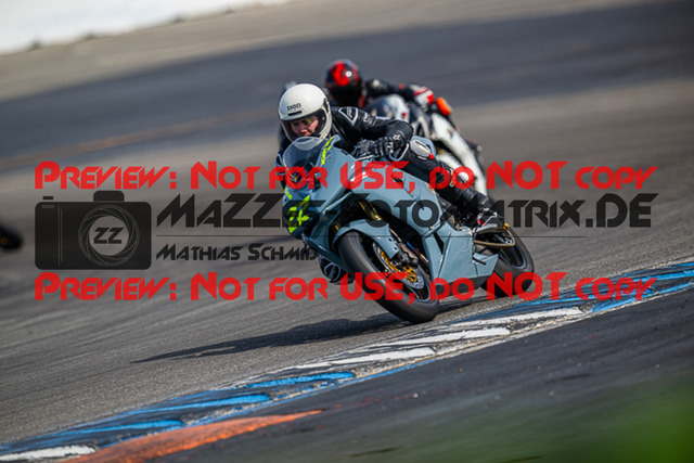 MaZZes_FotoMatrix_230410_8621 | ROT