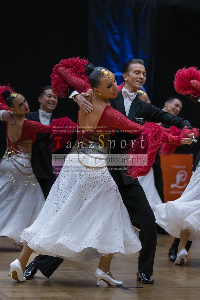 20260110_1BL_Std-Formationen_1916 | Tanzsportbilder, Standardtanz, Lateintanz, WDSF, DTV, LTVB, dancecomp, goc, hessen tanzt, blaues band der spree, walzer, tango, wiener walzer, slowfox, quickstepp, samba, rumba, cha-cha-cha, paso doble. jive, hd-kroft photography, turniertanzsport