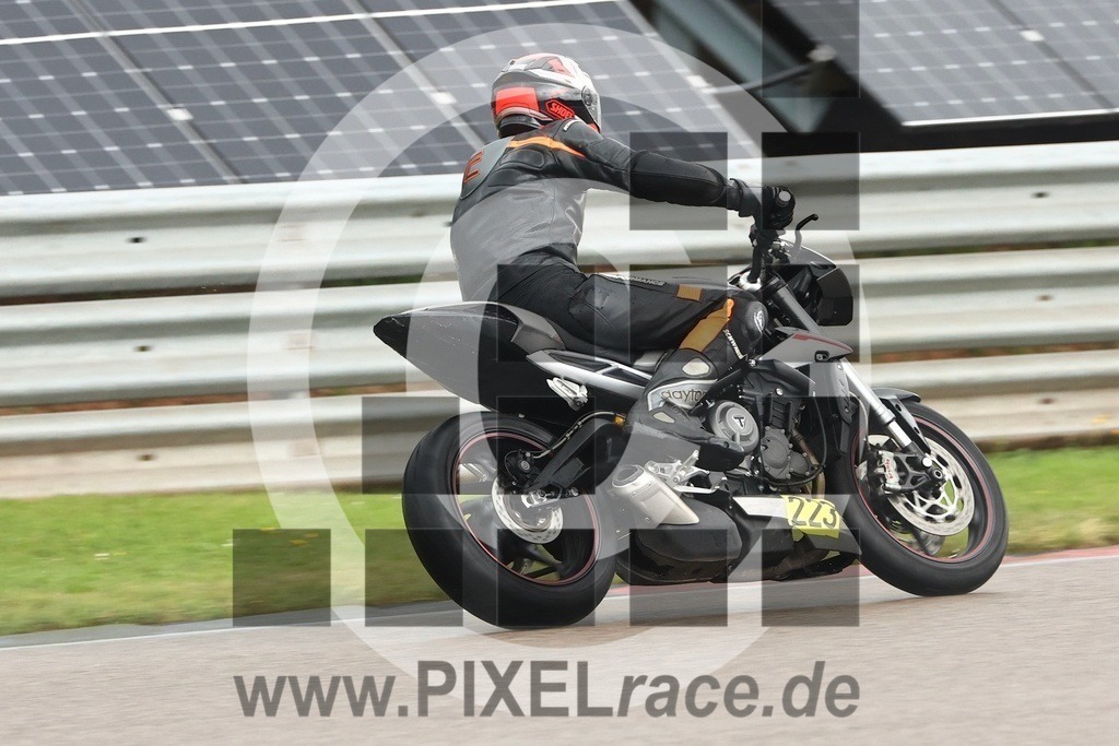 0223-PXR50179 | Schöne Erinnerungen an spannende Momente - das festzuhalten ist unser Job. PIXELrace.de ist seit 2003 auf den Rennstrecken Europas unterwegs um die Action draußen beim Fahren und die wunderbare Stimmung imm Fahrerlager für euch einzufangen.