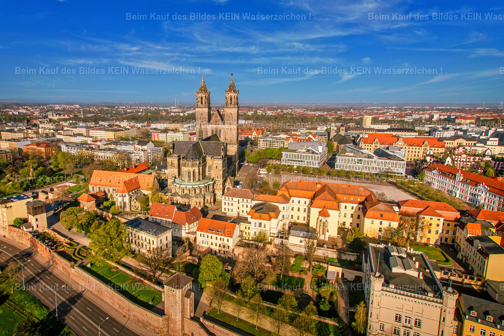 Magdeburg Dom_neu_LR_Schleinufer-1198 | Diese Luftaufnahme gehört zu einer umfangreichen Sammlung weiterer Luftbilder aus Magdeburg. Sie zeigt die Landeshauptstadt aus einer außergewöhnlichen Perspektive und ergänzt die schönsten Ansichten um viele weitere interessante Motive. Selbstverständlich können auch diese Luftbilder als Download oder hochwertiges Wandbild erworben werden.
 - Realisiert mit Pictrs.com