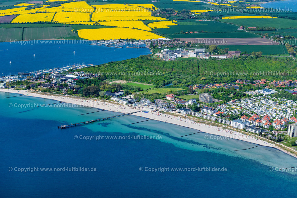 Grossenbrode_ELS_8985150522 | GROßENBRODE 15.05.2022 Ortsansicht an der Meeres-Küste der Ostsee in Großenbrode im Bundesland Schleswig-Holstein. // Townscape on the seacoast of Baltic Sea in Grossenbrode in the state Schleswig-Holstein. Foto: Martin Elsen