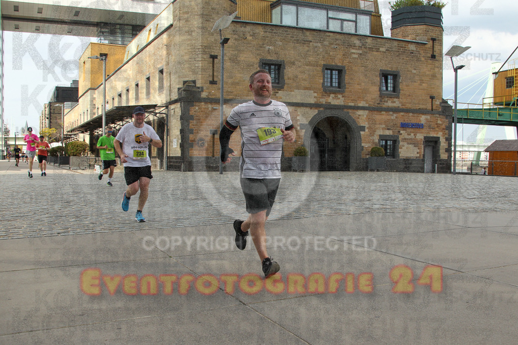 250920_1527_EV4_8833 | Sportfotografie im Rhein-Sieg Kreis, Köln, Bonn, NRW, Rheinland Pfalz, Hessen, etc. Unser Tätigkeitsfeld umfasst den Laufsport vom Volkslauf über den Marathon, Duathlon, Triathon bis zum Ultralauf wie Kölnpfad Ultra oder Schindertrail.