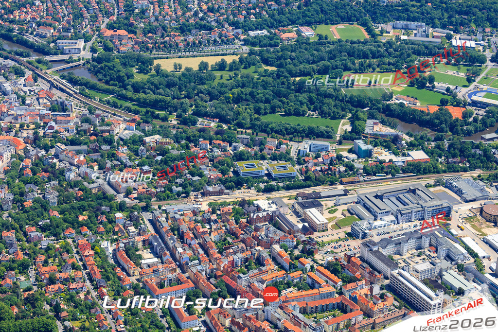 Die Luftaufnahme der Stadt Jena wurde vom UL-Flugzeug heraus erstellt ( keine Drohne )- hohe Auflösung für beste Qualität