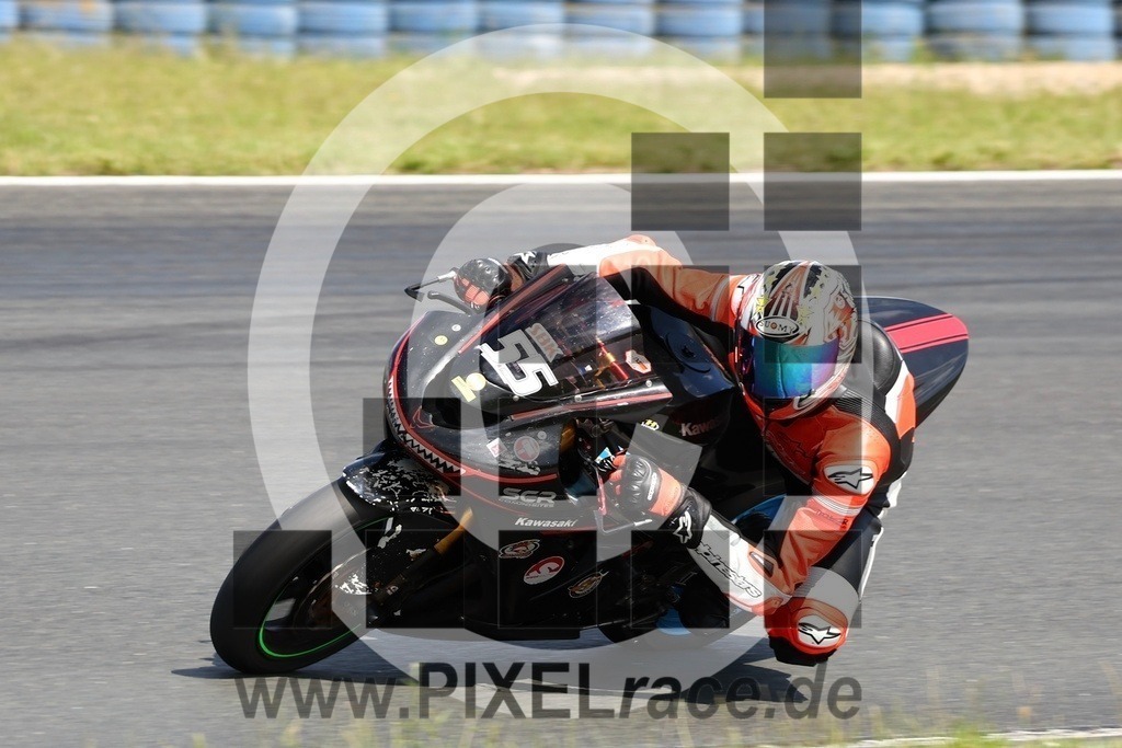 0055-20240608_12976 | Schöne Erinnerungen an spannende Momente - das festzuhalten ist unser Job. PIXELrace.de ist seit 2003 auf den Rennstrecken Europas unterwegs um die Action draußen beim Fahren und die wunderbare Stimmung imm Fahrerlager für euch einzufangen.