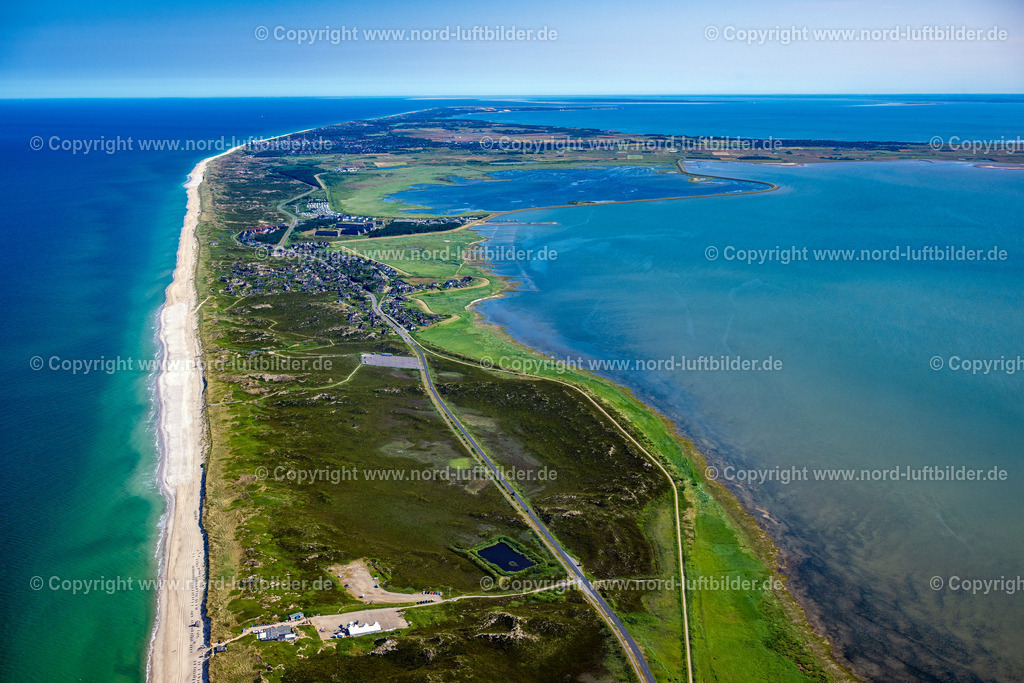 Sylt_Rantum_ELS_3069210625 | SYLT 21.06.2025 Ortsansicht an der Meeres-Küste in Rantum (Sylt) auf der Insel Sylt im Bundesland Schleswig-Holstein, Deutschland. // Townscape on the seacoast in Rantum (Sylt) at the island Sylt in the state Schleswig-Holstein, Germany. Foto: Martin Elsen