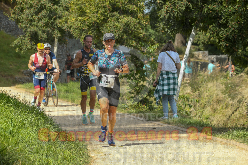 250824_1332_EX1_2708 | Sportfotografie im Rhein-Sieg Kreis, Köln, Bonn, NRW, Rheinland Pfalz, Hessen, etc. Unser Tätigkeitsfeld umfasst den Laufsport vom Volkslauf über den Marathon, Duathlon, Triathon bis zum Ultralauf wie Kölnpfad Ultra oder Schindertrail.