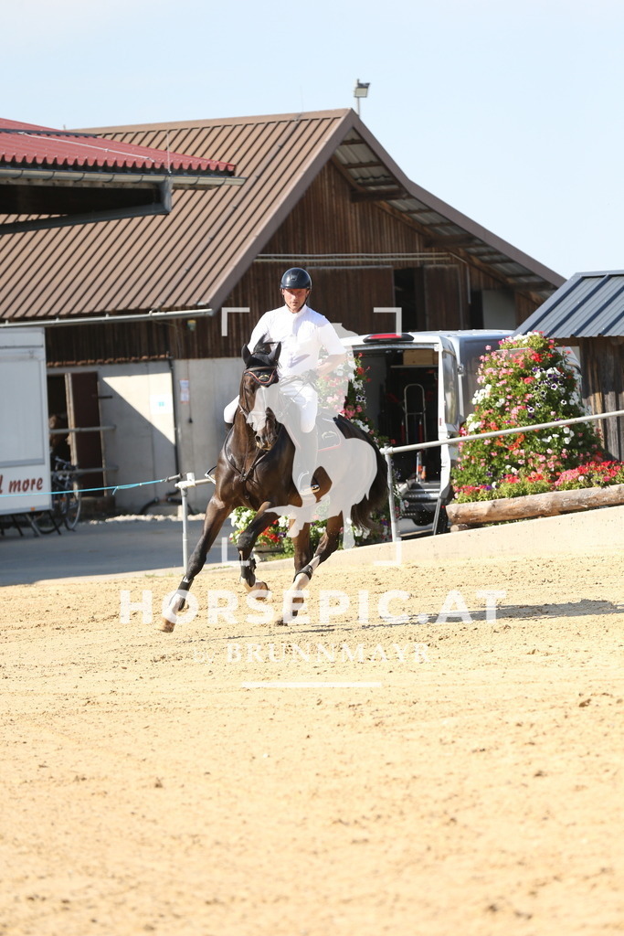 DL2Q5074 | Willkommen bei Brunnmayr - Design & Fotografie – Ihrem Spezialisten für Reitturniere und Pferdeveranstaltungen in Oberösterreich, Salzburg und Bayern! Seit über 17 Jahren sind wir leidenschaftlich dabei.