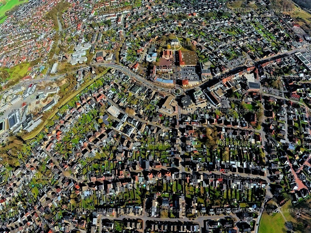 Selm260307131_Insta360 | Luftbild, Stadtzentrum mit Einkaufszentrum Botzlarstraße, Edeka Supermarkt, Sparkasse, evang. Kirche am Markt, Burg Botzlar, umgeben von Teichstraße und Kreisstraße, Erdkugel, Fisheye Aufnahme, Fischaugen Aufnahme, 360 Grad Aufnahme, tiny world, little planet, fisheye Bild, Selm, Münsterland, NRW, Deutschland