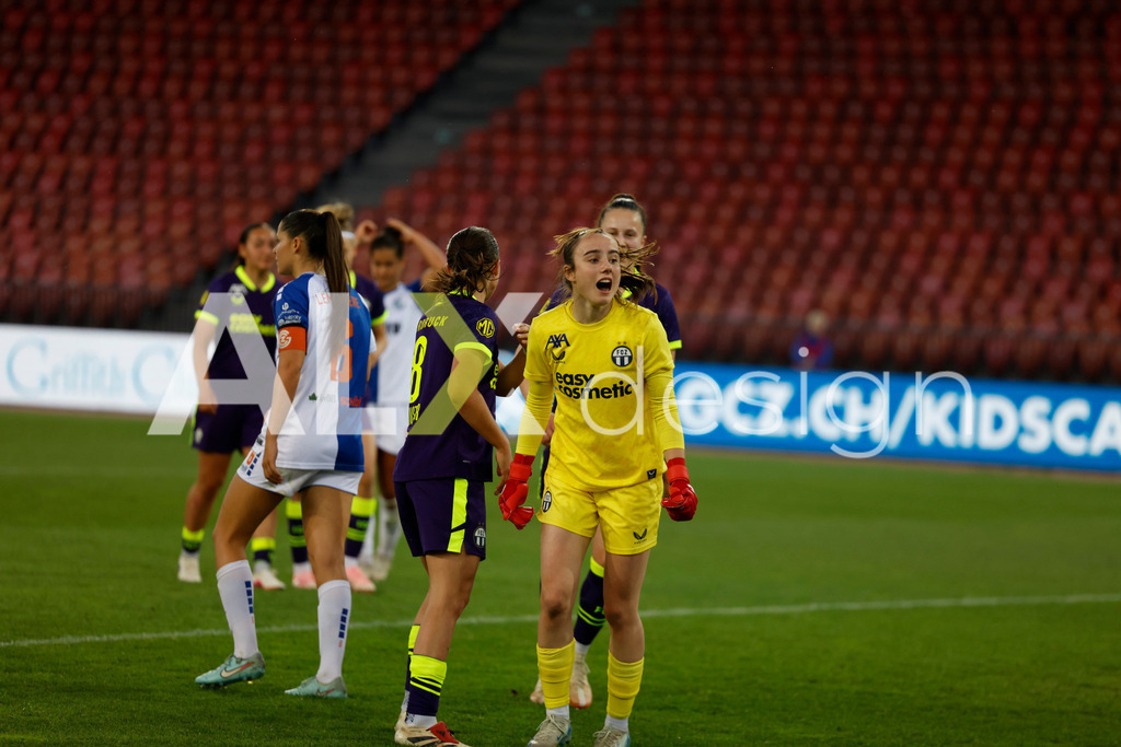 GC Zürich vs FC Zürich - AXA Women’s Super League Playoffs - Stadion Letzigrund | RIANA GMÜR of FC Zürich during the AXA Women’s Super League Playoffs quarter-final second leg between GC Zürich and FC Zürich at Stadion Letzigrund, Zurich, Switzerland. - Realisiert mit Pictrs.com