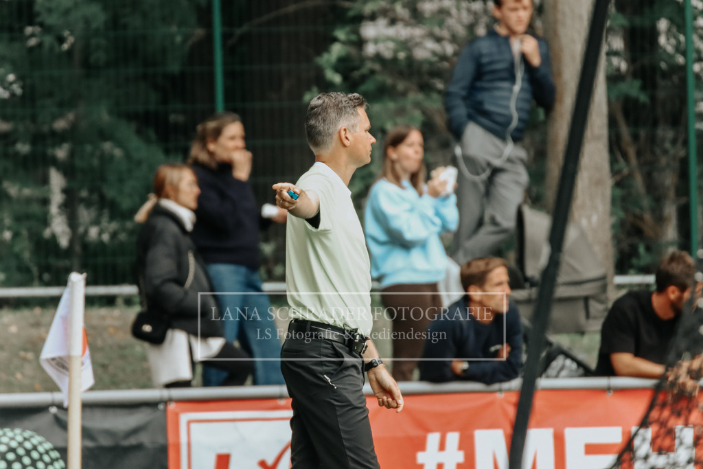 Herren_Bundesliga_02_F_RWK-UHC_21.09.25_Köln (260 von 471) | lanaschraderfotografie - Realisiert mit Pictrs.com