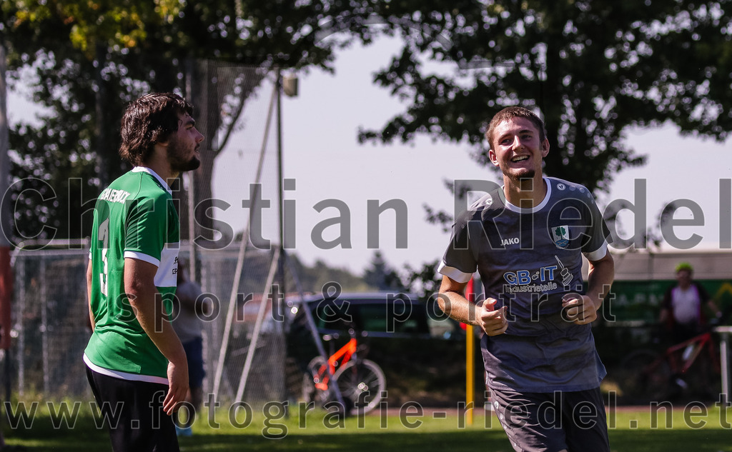 2023-08-20_073_SV_Hohenlinden_gegen_SV_Buch | Hohenlinden, Deutschland, 20.08.2023:
Fußball, A-Klasse 2023 / 2024, 1. Spieltag, SV Hohenlinden gegen SV Bruck, Endergebnis: 5:1

Jubel nach dem 2:0 durch Justin Weinberger (SV Hohenlinden, #2)
Benedikt Vollmayer (SV Bruck, #3), Justin Weinberger (SV Hohenlinden, #2)

Foto: Christian Riedel / fotografie-riedel.net