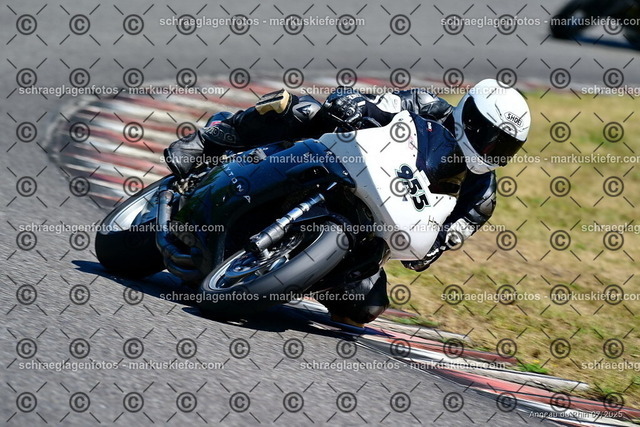 25bc03-0740 | markuskiefer.com - Realisiert mit Pictrs.com