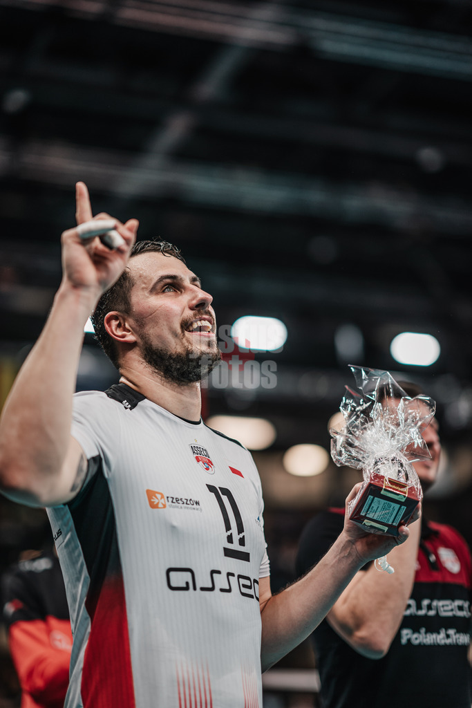 Volleyball | Herren | Saison 2023/2024 | CEV Volleyball Cup 2024 Finale | SVG Lüneburg (GER) vs. Asseco Resovia Rzeszow (POL) | 12.03.2024 | Wichtigster Spieler des Spiels Fabian Drzyzga (#11, Asseco Resovia Rzeszow) MVP
