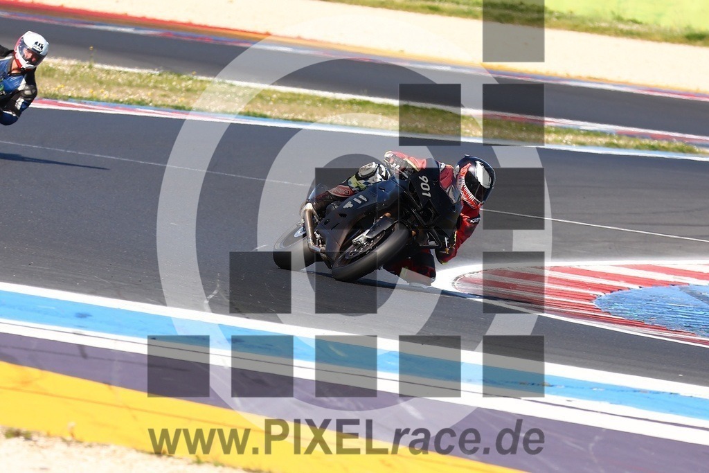 0901-20260404_06983 | Schöne Erinnerungen an spannende Momente - das festzuhalten ist unser Job. PIXELrace.de ist seit 2003 auf den Rennstrecken Europas unterwegs um die Action draußen beim Fahren und die wunderbare Stimmung imm Fahrerlager für euch einzufangen.