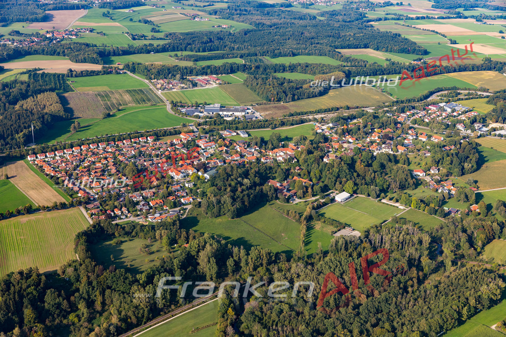 Aktuelles Luftbild von  Greifenberg - Die Luftaufnahme wurde 2020 mittels UL-Flugzeug erstellt ( keine Drohne ) - hochauflösende Kamera-Systeme von  Canon -Beste Qualität - Für grossformatige Ausdrucke geeignet. Die Geschenkidee !