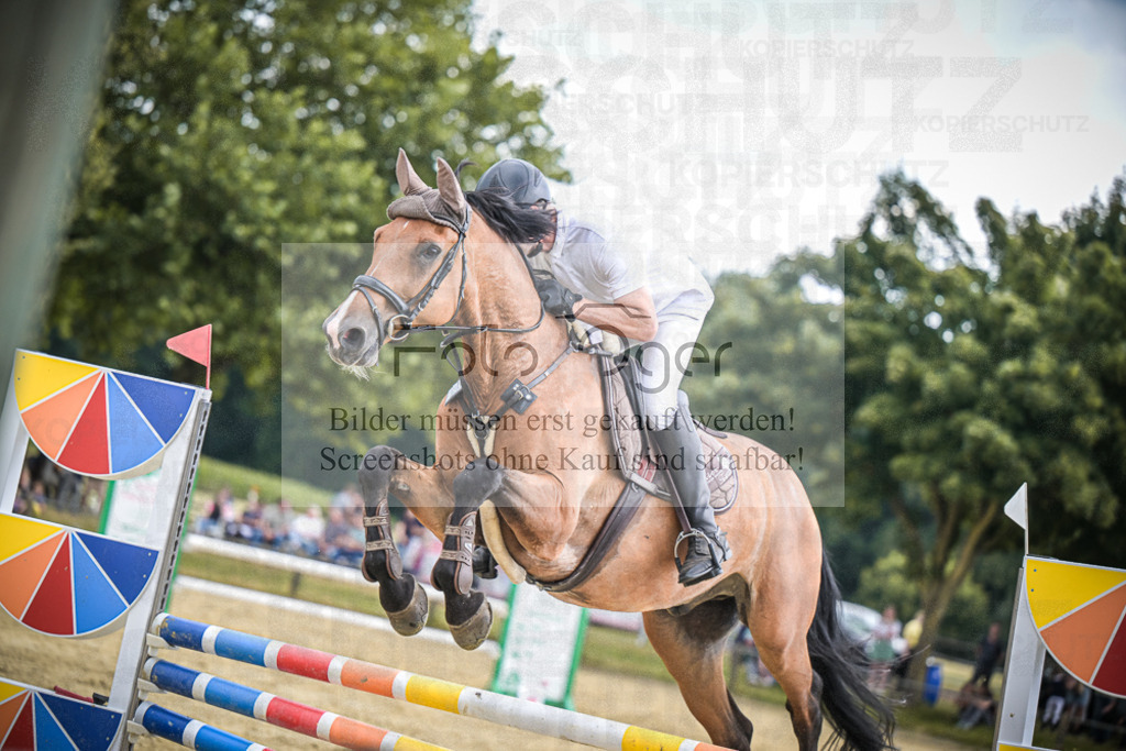 DOS_1095 | Entdecke hochwertige Reitturnierfotos von Foto Oger. Professionell, emotional und authentisch – jetzt Lieblingsmomente im Shop bestellen.Deutschlandweite Turnierfotografie. - Realisiert mit Pictrs.com