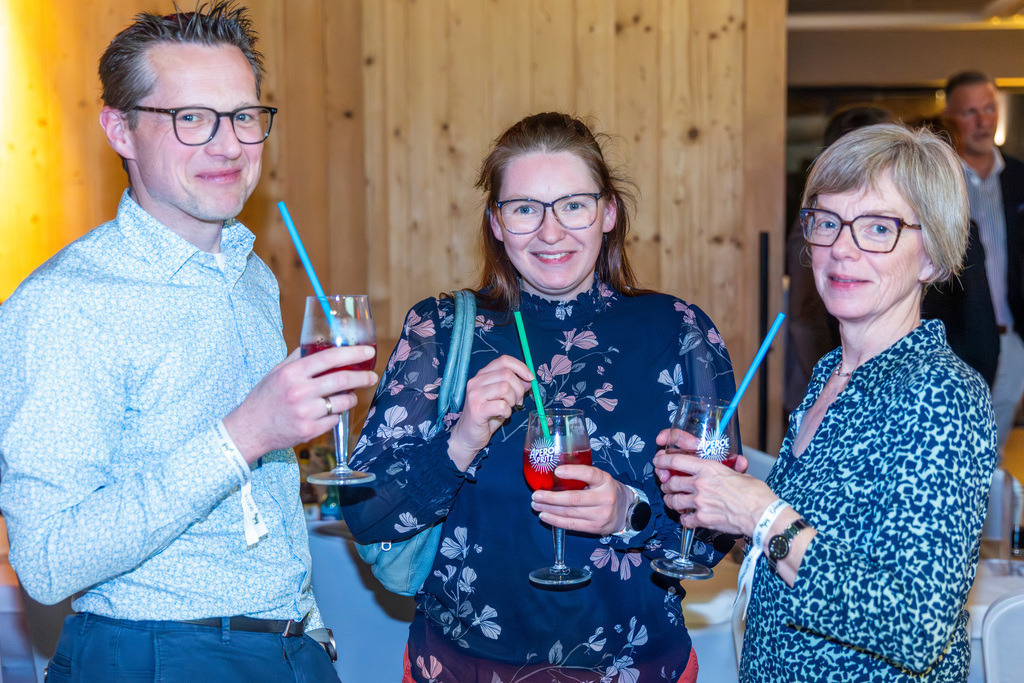 top-top.de 260306-191 | Foto, Video, Fotografie, Videografie, Fotobox, DJ, Discjockey, Musik, Musikbox, Veranstaltung, Photobooth, Amazon, Ebay, Buchtipp, Bestseller, Autor, Verlag, Buch, Wesel, Hamminkeln, NRW, Dinslaken, Rees, Drohne, Hochzeit, Party, Fotobox, Wesel, Fotograf