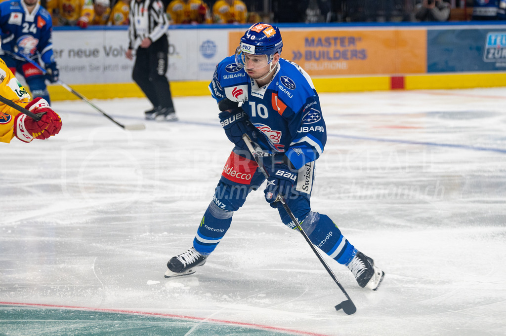 Playoffs: ZSC Lions - EHC Biel-Bienne | 27.03.2022, Zürich, Hallenstadion, Playoffs: ZSC Lions - EHC Biel-Bienne, #10 Sven Andrighetto (ZSC). - Realisiert mit Pictrs.com