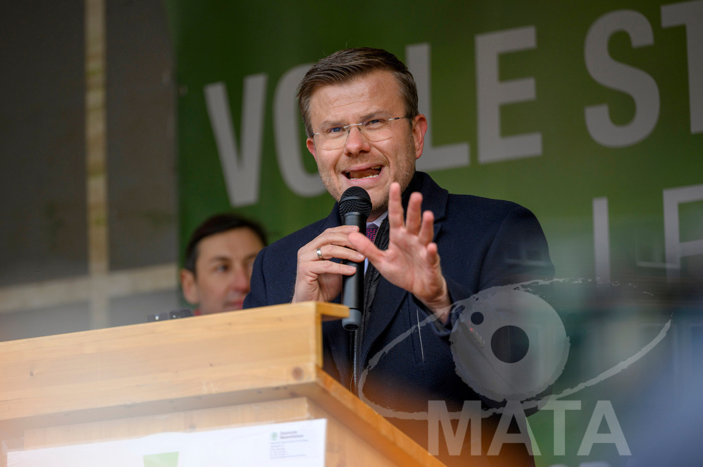 _DWA4511 | Oberbürgermeister Nürnberg, Marcus König bei Bauerndemo gegen Agrarpolitik der Bundesregierung  auf dem Straße Obstmarkt und Hauptmarkt . Nürnberg, 08.01.2024 - Realisiert mit Pictrs.com