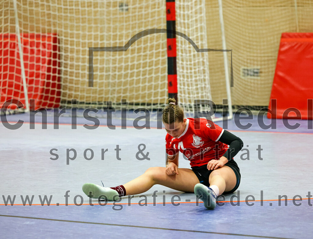 2022-12-04_071_SV_Anzing_gegen_TSV_Uebersee | Anzing, Deutschland, 04.12.2022:
Handball, Bezirksliga 2022 / 2023, 8. Spieltag, SV Anzing gegen TSV Übersee, Endergebnis: 29:24

Elena Holzmann (SV Anzing, #14)

Foto: Christian Riedel / fotografie-riedel.net