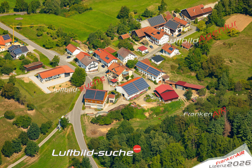 Luftaufnahme  Empersreuth  Perlesreut Das Luftbild wurde 2025 vom UL-Flugzeug heraus erstellt ( keine Drohne ) - Hochauflösende Luftaufnahme -Nicht vergleichbar mit Google Maps oder Satelittenbilder- Die Geschenkidee !Mit Lizenz und Bildrechte bestellbar
