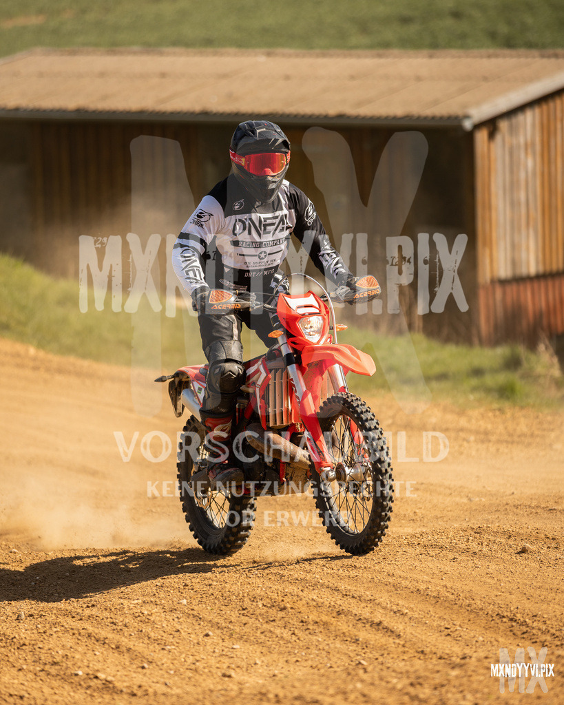 866A3880 | mxndyyvipix