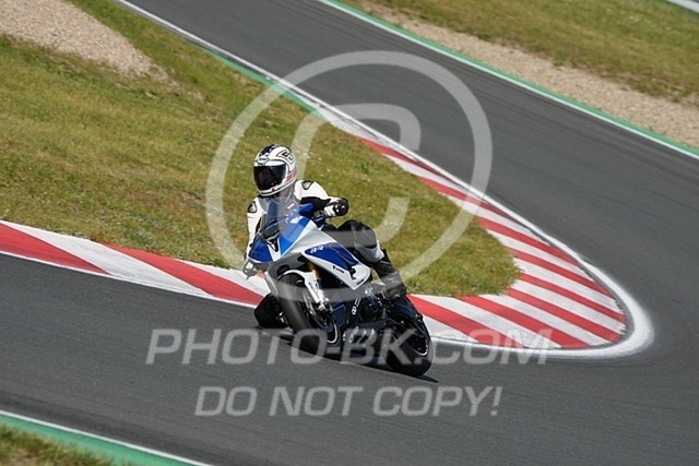 2025_05_12_PBK_13420 | Sportfotografie; SlowMotion; Video; Rennstrecke; Hafeneger; Speer; Racing; RSE; BMW; CBO; Trackday; Motorsportarena; Hockenheimring; Brno; Most; Barcelona; Valencia