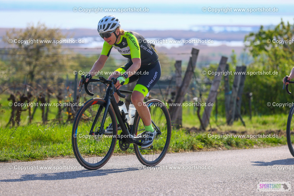 TRA_0275 | Neusiedlersee Radmarathon 2026@sportshot_your_pictrs #yourpictures#roadtowm2029 #nrm #neusiedlerseeradmarathon #neusiedlersee #neusiedlerseetourismus #burgenland #mörbisch #nrm26 #burgenlandtourismus #voglundco #poweredbyburgenlandtourismus #radsport #rad #marathon #ucigranfondo #visitburgenland #ucigranfondoworldseries