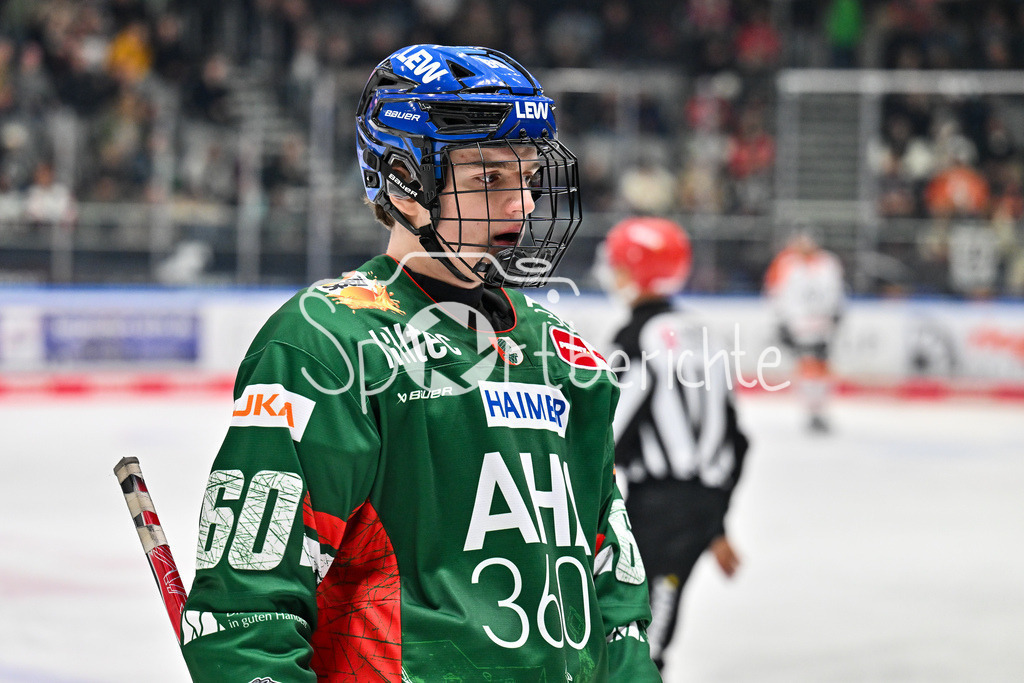 Augsburger Panther - Grizzlys Wolfsburg | AUGSBURG, GERMANY - 15. MARCH: im Bild Liron PELLIZZARI (Augsburger Panther 60) / Einzelfoto / Freisteller während dem Match zwischen den Augsburger Panthern und den Grizzlys Wolfsburg am 52. Spieltag der Penny DEL im Curt Frenzel Stadion