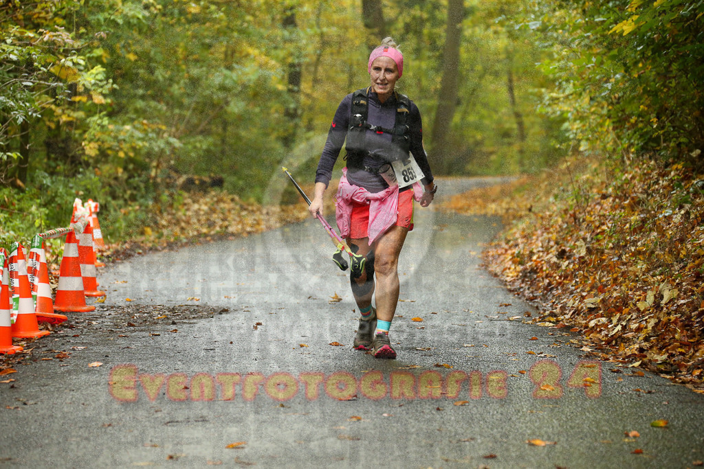 241027_1038_EX1_3831 | Sportfotografie im Rhein-Sieg Kreis, Köln, Bonn, NRW, Rheinland Pfalz, Hessen, etc. Unser Tätigkeitsfeld umfasst den Laufsport vom Volkslauf über den Marathon, Duathlon, Triathon bis zum Ultralauf wie Kölnpfad Ultra oder Schindertrail.