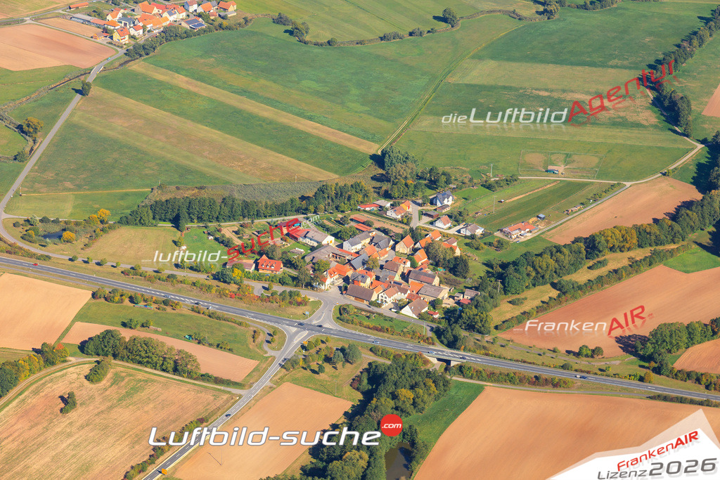 Die Luftaufnahme der Stadt Gerach wurde vom UL-Flugzeug heraus erstellt ( keine Drohne )- hohe Auflösung für beste Qualität