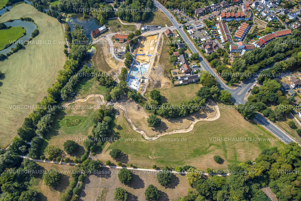 Hamm220809744Heessen | Luftbild, Baustelle und Renovierung der Schlossmühle am Mühlengraben und Mühlenteich, neuer Bachlauf ohne Wasser, Heessen, Hamm, Ruhrgebiet, Nordrhein-Westfalen, Deutschland