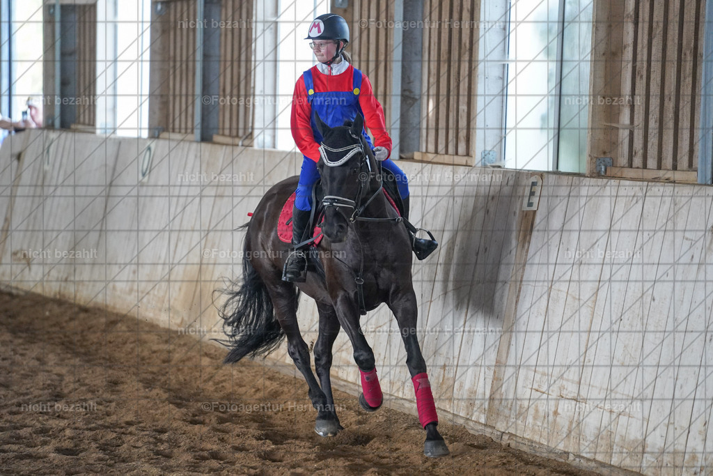 20230917-FAH09741 | Landsberg am Lech, 2023, Kaufbeuren, Kempten, Allgäu, Turnierfotografen Bayern, Fotoagentur Herrmann, Turnierbilder, Reitsport Fotos, Pferdefotograf, Augsburg, Bad Tölz, Dachau, Karlsfeld, Memmingen, Buchloe, Schwabmünchen