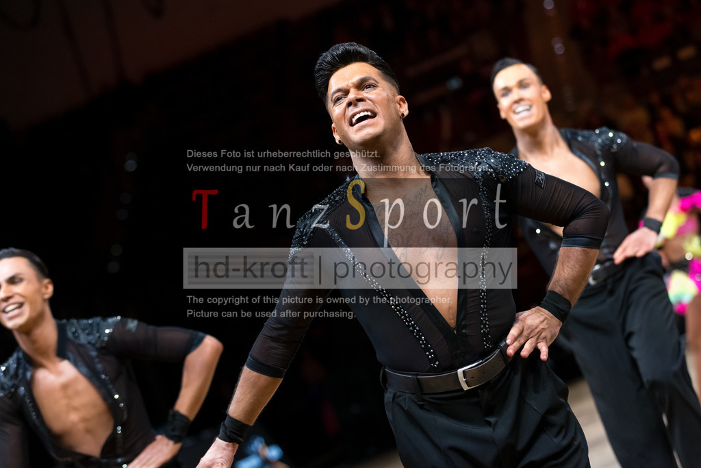 20241109_DM-Formationen_Vorrunde_1868 | Tanzsportbilder, Standardtanz, Lateintanz, WDSF, DTV, LTVB, dancecomp, goc, hessen tanzt, blaues band der spree, walzer, tango, wiener walzer, slowfox, quickstepp, samba, rumba, cha-cha-cha, paso doble. jive, hd-kroft photography, turniertanzsport