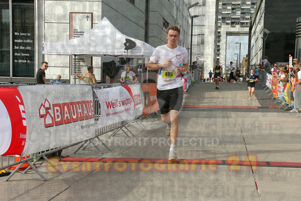 250920_1526_EX1_9441 | Sportfotografie im Rhein-Sieg Kreis, Köln, Bonn, NRW, Rheinland Pfalz, Hessen, etc. Unser Tätigkeitsfeld umfasst den Laufsport vom Volkslauf über den Marathon, Duathlon, Triathon bis zum Ultralauf wie Kölnpfad Ultra oder Schindertrail.