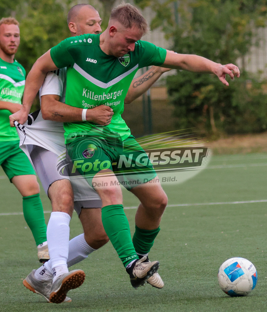 SC Bünde - TuS Bexterhagen | Auf dem Bild zu sehen: grün SC Bünde: ; weiß TuS Bexterhagen:  SC Bünde, TuS Bexterhagen, Saison 26/27, Testspiel, Hunnebrock, Deutschland - Realisiert mit Pictrs.com