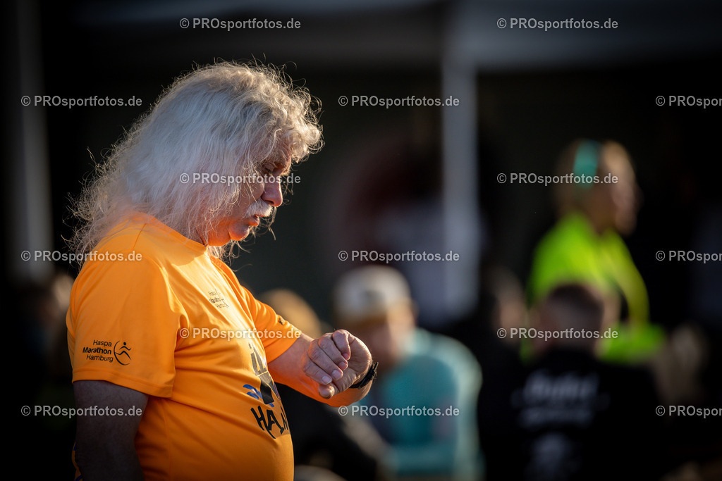 21. ASV Nachtlauf; Koeln, 08.05.24 | Impressionen vom 21. ASV Nachtlauf am 08.05.24 am Tanzbrunnen in Koeln. Foto: BEAUTIFUL SPORTS/Axel Kohring