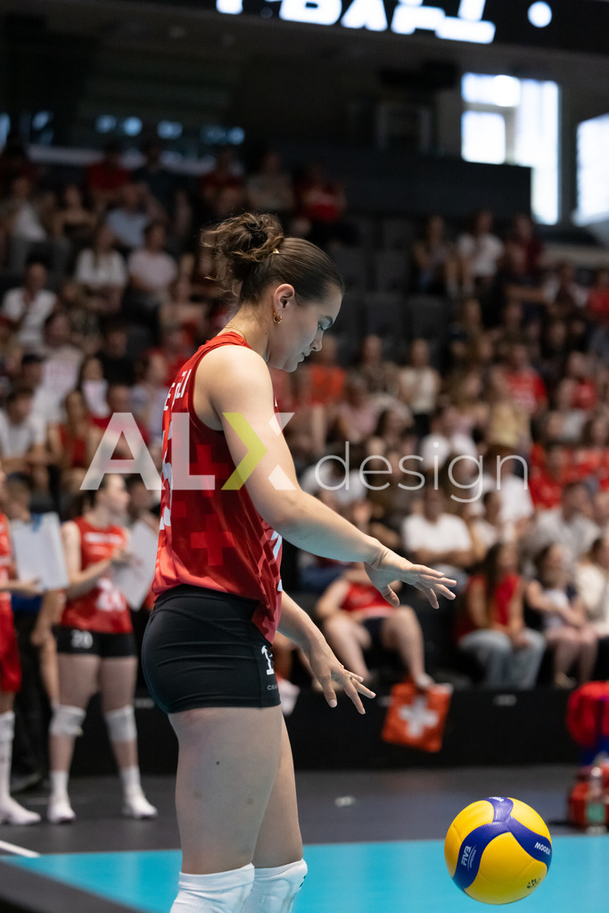 Austria v Switzerland - CEV European League Women | KRIENS, SWITZERLAND - JUNE 14: ALIX DE MICHELI of Switzerland serve during the CEV European League match between Austria and Switzerland at Pilatus Arena on June 14, 2026 in Kriens, Switzerland. - Realisiert mit Pictrs.com
