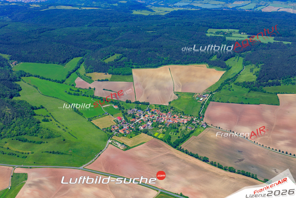 Die Luftaufnahme Rabis - Schloeben wurde vom UL-Flugzeug (keine Drohne) aus fotografiert.Hohe Druck- Auflösung-die Geschenkidee!