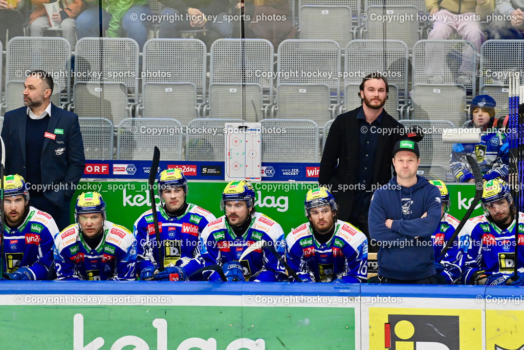 EC IDM Wärmepumpen VSV vs. Pioneers Vorarlberg | Spielerbank EC VSV, Pierre Allard Headcoach EC VSV, #9 Alexander Rauchenwald EC VSV, Christoph Apoloner Equipment Manager EC VSV, EC IDM Wärmepumpen VSV vs. Pioneers Vorarlberg, EC IDM Wärmepumpen VSV vs. Pioneers Vorarlberg am 22.02.2026 in Villach (Stadthalle Villach), Austria, (Photo by Bernd Stefan)