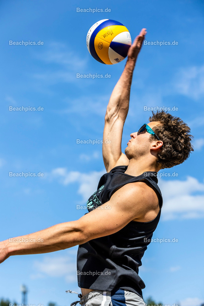 2023-00069604-Vater-Sohn-Turnier |  18.05.2023; Berlin Foto: Gerold Rebsch - www.beachpics.de
